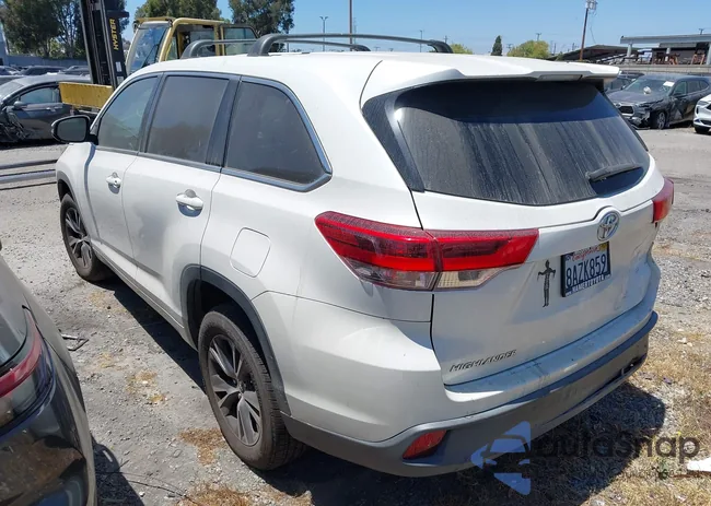 5TDZARFH8JS033218: 42648140