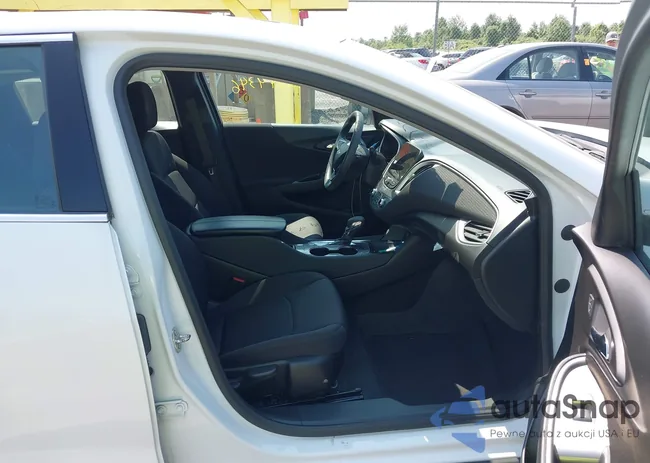 1G1ZD5ST2PF215069: 42649346