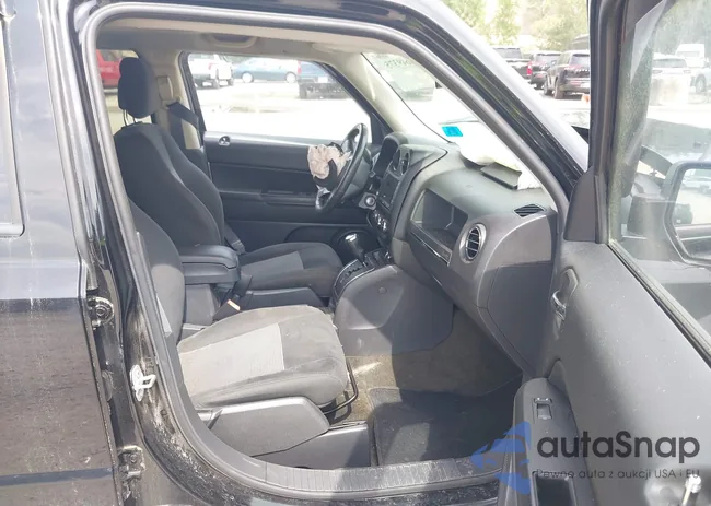 1C4NJRFB6HD111124: 42649375