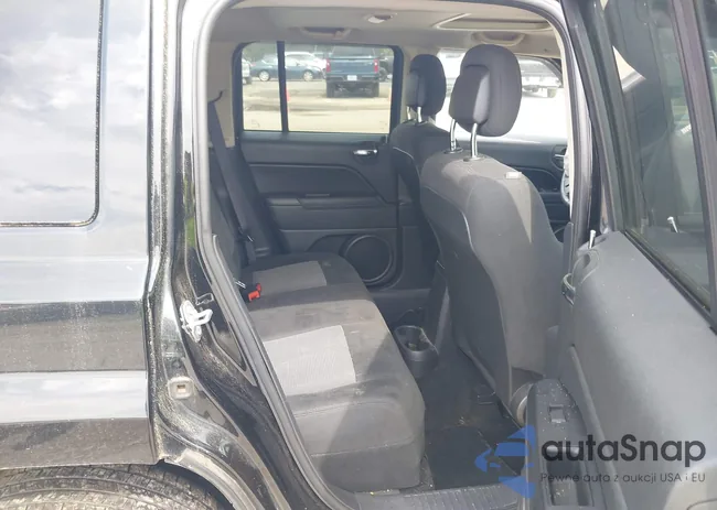 1C4NJRFB6HD111124: 42649375