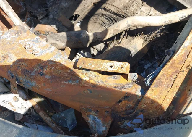 1C4NJRFB8FD143182: 42649675