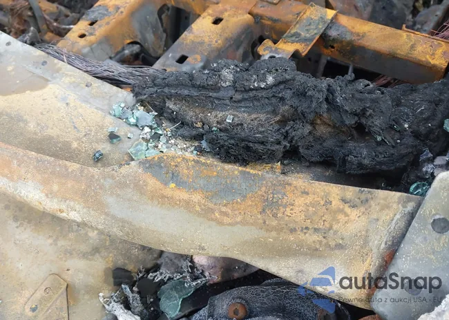 3FA6P0HR4DR123725: 42649842