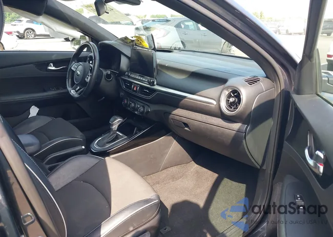 3KPF34AD4ME280920: 42650401