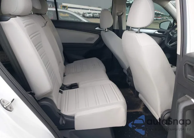 3VVRB7AX0RM193493: 42650439