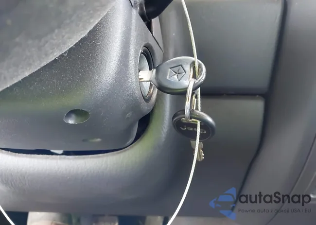 1J4FT27P0YL185249: 42650722