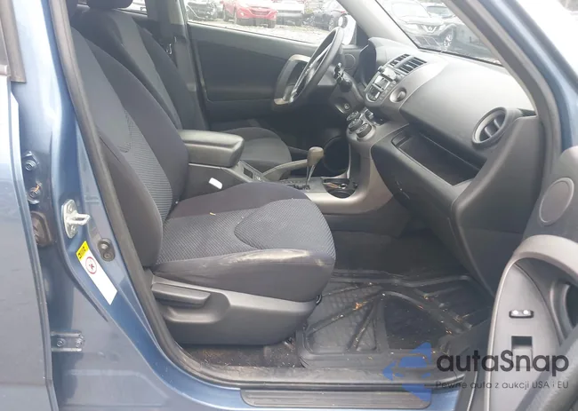 JTMBD32V185185648: 42650735