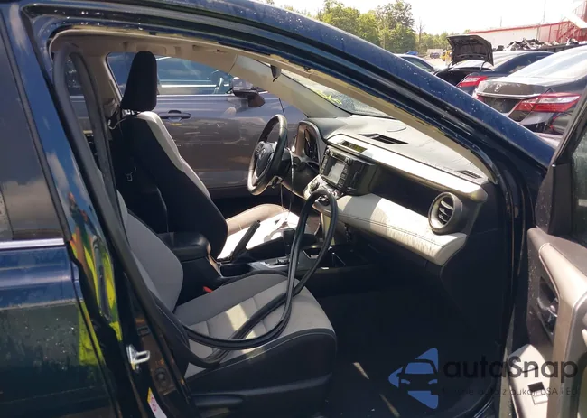 JTMRFREV8JD235352: 42650942