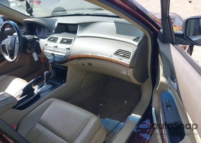 1HGCP36888A069145: 42651571