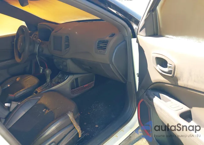 3C4NJDDB2MT590314: 42651164