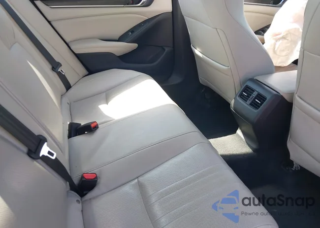 1HGCV3F98LA013858: 42652057