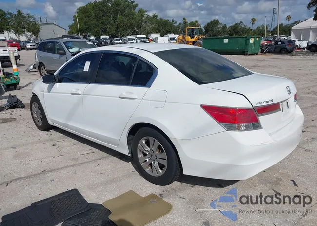 1HGCP2F41BA097223: 42652195