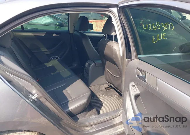 3VWB67AJ5HM317057: 42653093