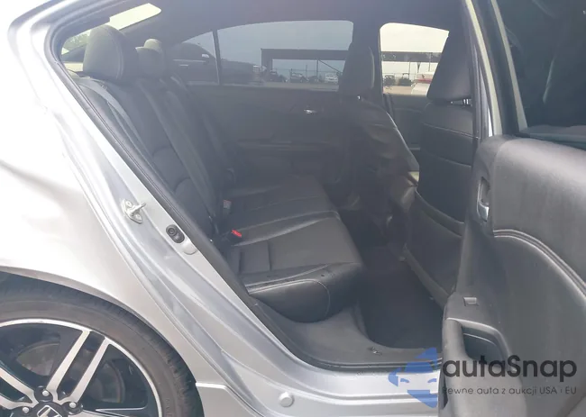 1HGCR2F67GA151496: 42654703