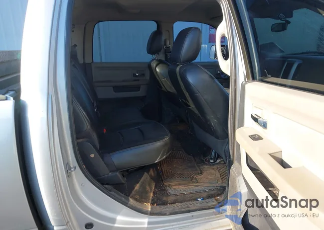 1D3HB13TX9S765945: 42655560