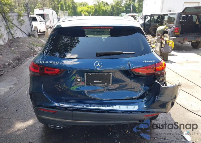 W1N4N4HB2PJ523940: 42656656