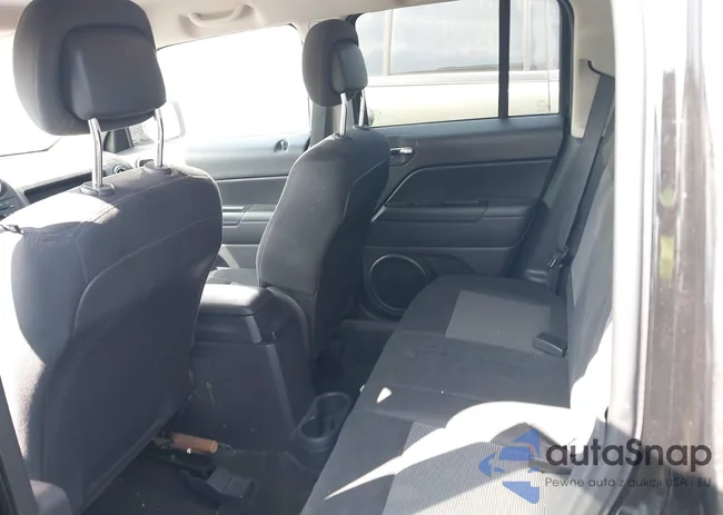 1C4NJPFB9ED549989: 42656294