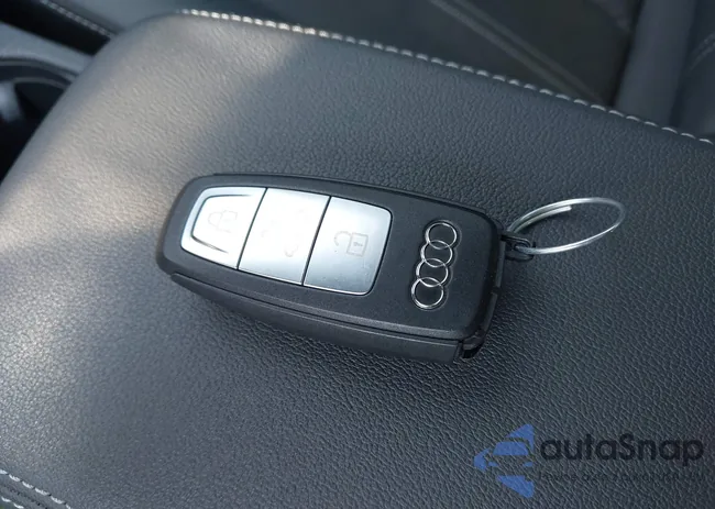 WAUHUDGYXNA095059: 42657369