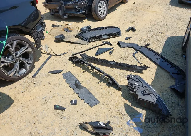 WAUHUDGYXNA095059: 42657369