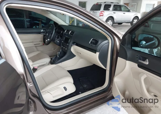 3VWPL7AJ2CM685543: 42657391