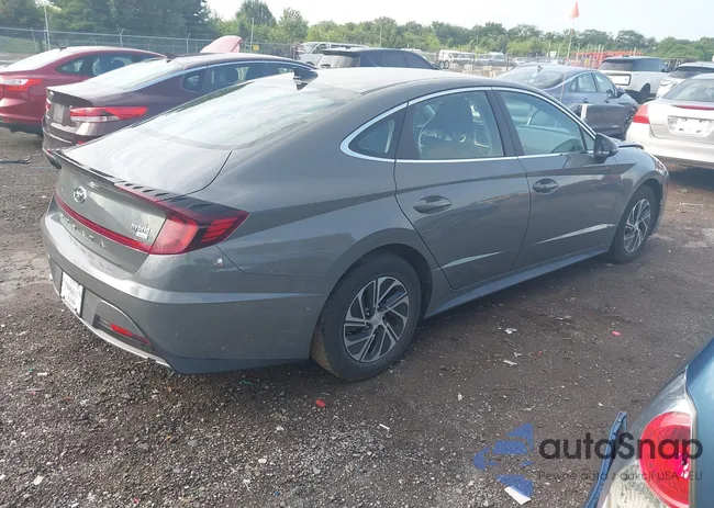 KMHL24JJ1MA033199: 42657445