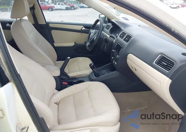 3VWBP7AJ7CM376696: 42657498