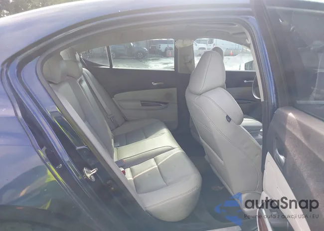 19UUB2F57FA017182: 42657607