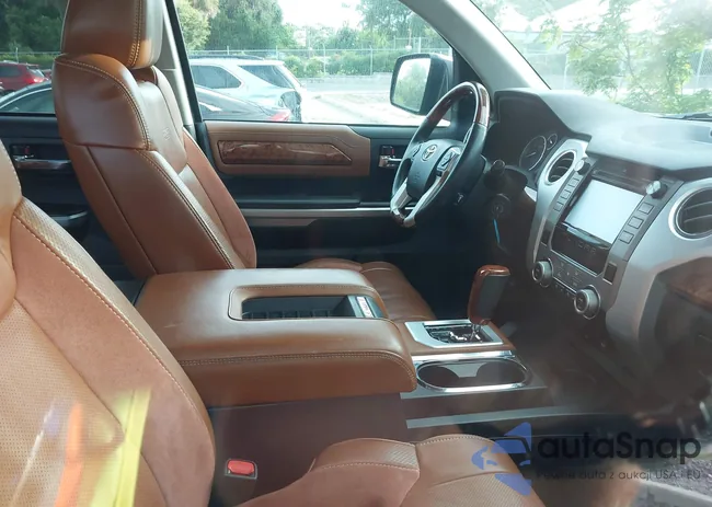 5TFGW5F15GX206832: 42657689