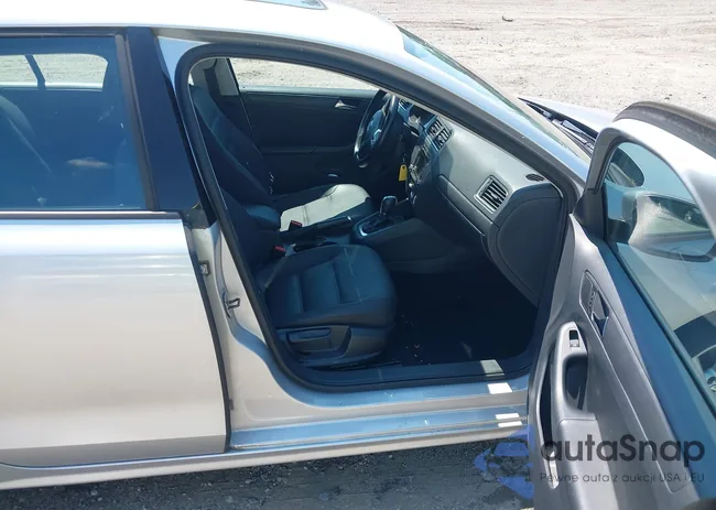 3VWDZ7AJXBM319068: 42657807