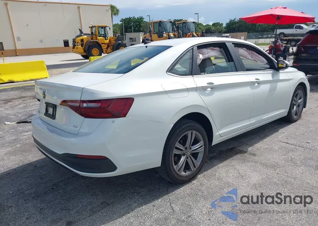 3VWEM7BU8RM007188: 42657015