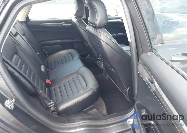 3FA6P0LU3HR260558: 42657176