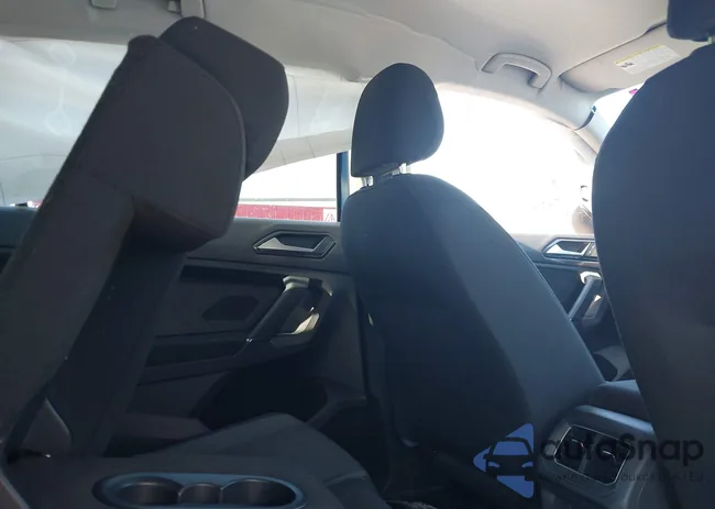 3VV1B7AX3JM108793: 42658677