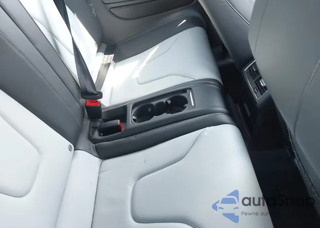 WAUVGAFH1CN002333: 42658738