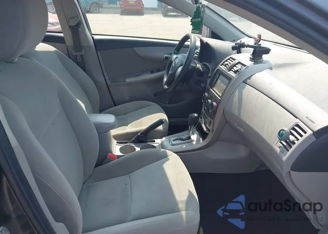 2T1BU4EE3BC641337: 42658899