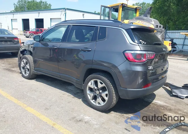 3C4NJDCB3KT771842: 42657972