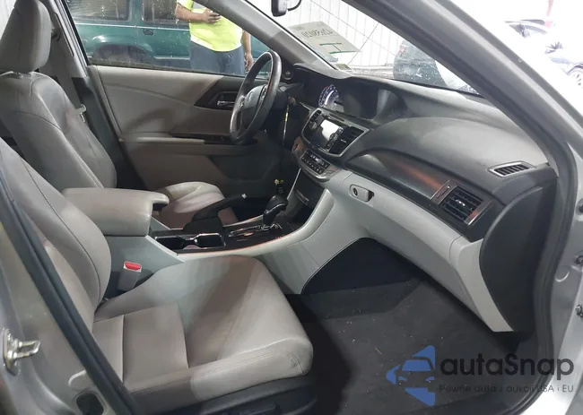 1HGCR2F8XFA033815: 42658020