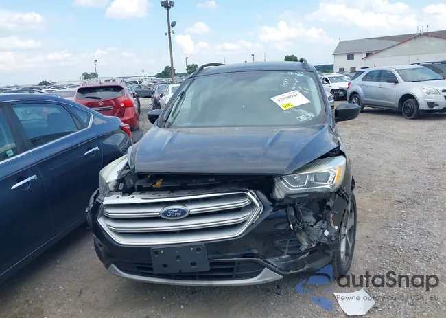 1FMCU9GD3HUC70578: 42658943