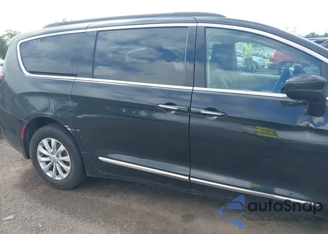 2C4RC1BG5HR712293: 42660540