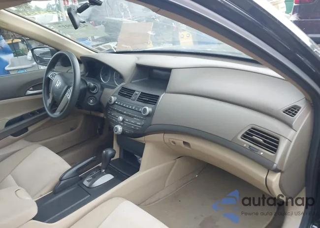 1HGCP2F40AA193732: 42659937