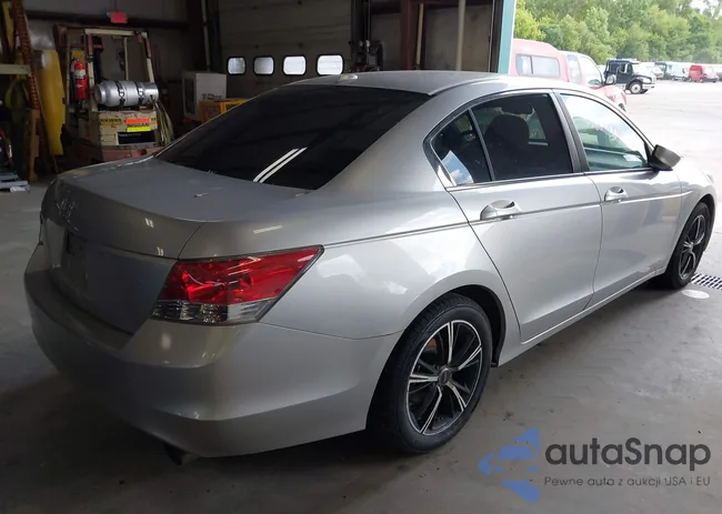 1HGCP26829A045161: 42660177