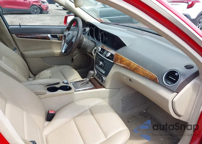 WDDGF8BB8CR207493: 42660200