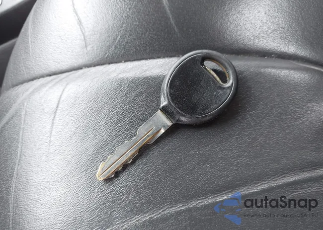 1C3EJ56H8YN174625: 42660277