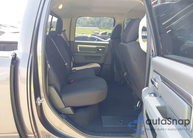 1C6RR7LT2LS104033: 42661839