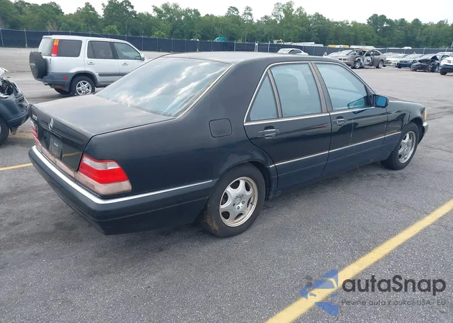 WDBGA32G9XA424769: 42662138