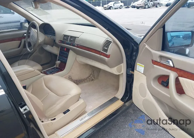 WDBGA32G9XA424769: 42662138