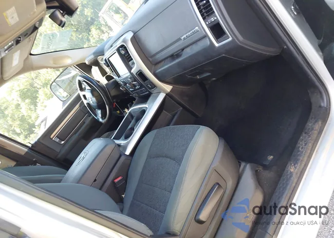 1C6RR7LTXHS835137: 42663569