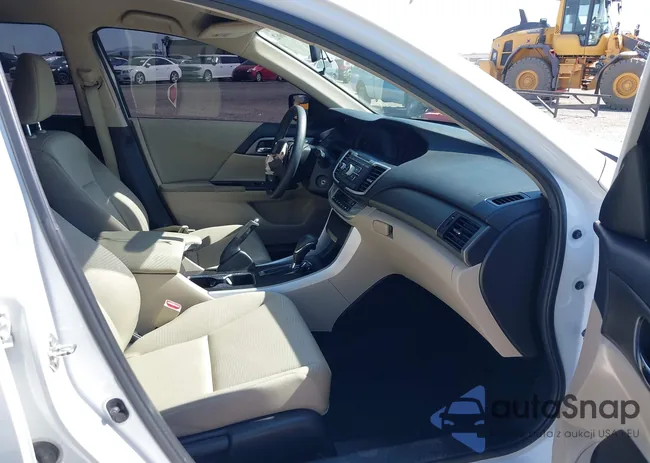 1HGCR2F38EA131261: 42663662