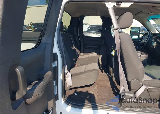 1GCRCSE05CZ300328: 42663760