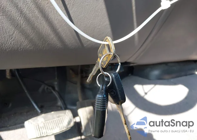 1FMNU43S0YED77761: 42663821