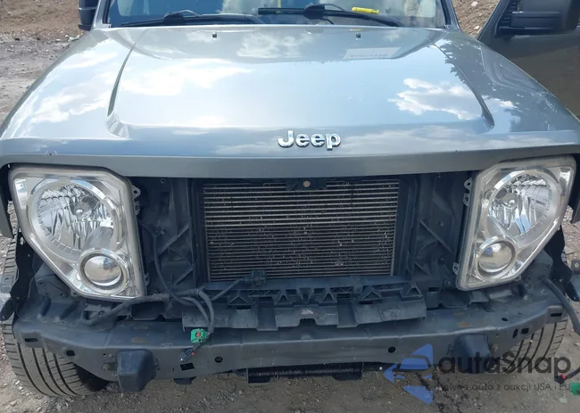 1C4PJMAK1CW161820: 42663180