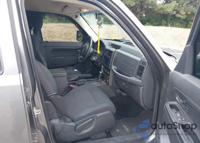 1C4PJMAK1CW161820: 42663180